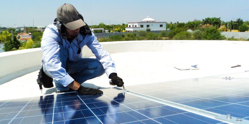 exploring the benefits of solar batteries