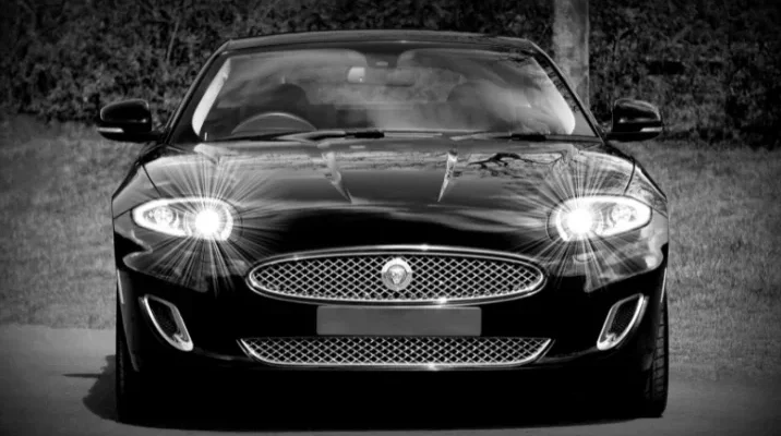 Is a Jaguar Xe or An Apple Romero Building