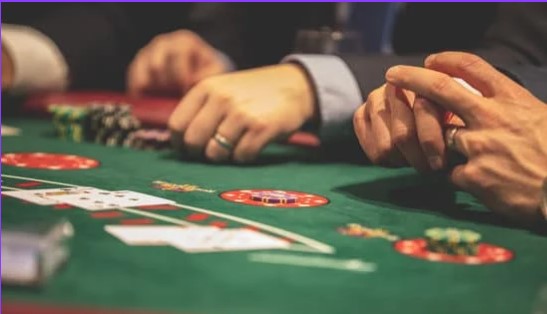 what is a straddle in poker